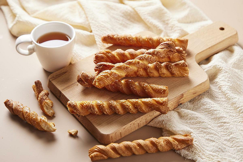 明星商品「千層捲捲酥」。   圖：業者提供