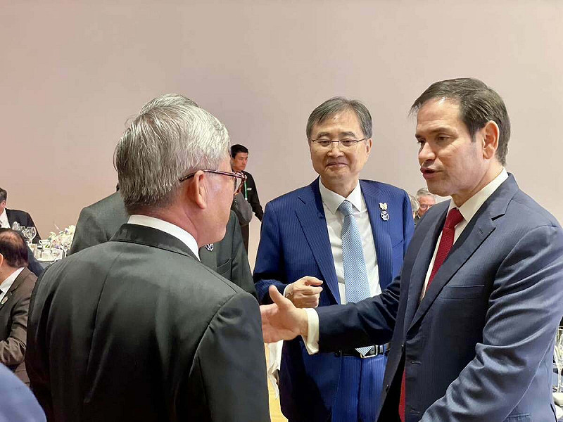 吳誠文在APEC期間與美國國務卿盧比歐（Marco Rubio）會面。   圖：翻攝吳誠文臉書