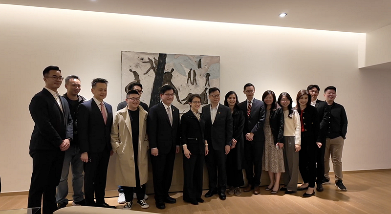 蕭美琴與外交團隊合影。 圖:外交部提供 蕭美琴與外交團隊合影。 圖:外交部提供