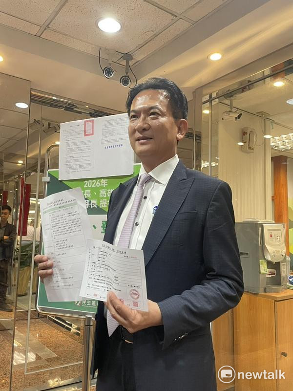 林俊憲完成台南市長初選登記。 圖:高逸帆/攝 林俊憲完成台南市長初選登記。 圖:高逸帆/攝