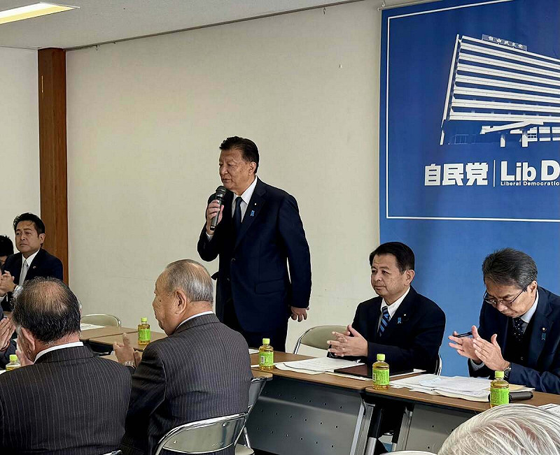 日本自民黨「外國人政策本部」，由原經濟再生大臣新藤義孝擔任本部長。   圖：翻攝自新藤義孝的X