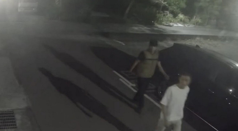 台中市梧棲區卓姓男子住家大門未鎖好，10日遭闖空門。警方掌握2名犯嫌特徵，全力偵辦。（民眾提供）中央社記者趙麗妍傳真　114年11月11日   