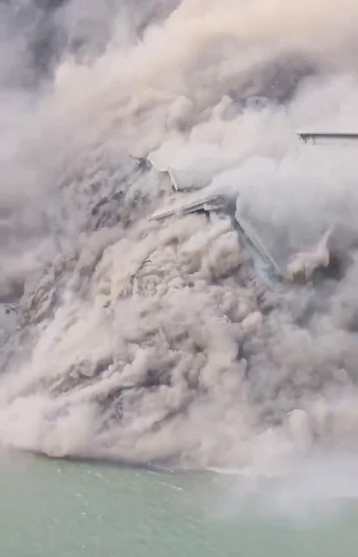  紅旗大橋原被四川政府視為「西部交通命脈」與「進藏通道」的重要節點。 圖：翻攝自 X 