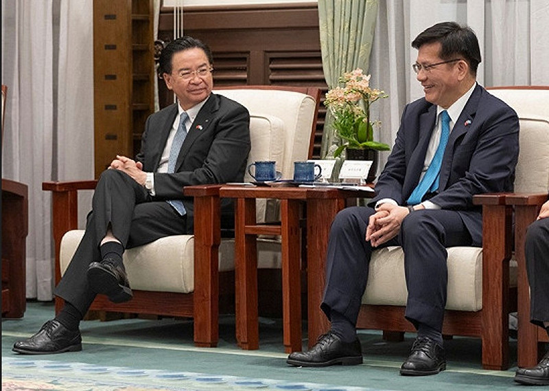 國安會秘書長吳釗燮和外交部長林佳龍遭週刊爆料雙方出現嫌隙，引發國安體系風波。   圖：總統府提供(資料照)