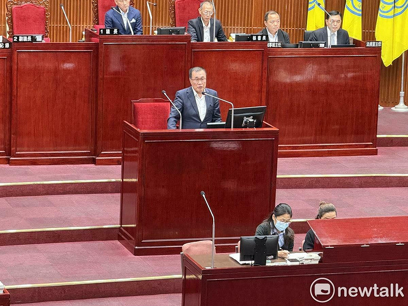 台北市副市長李四川今天下午列席北市議會大會審議新壽合意解約案。   圖：周煊惠／攝