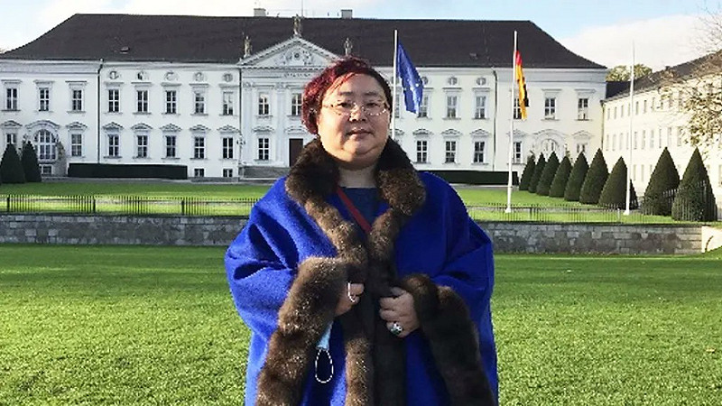 逃亡至英國後，錢志敏在倫敦北部高級地段漢普斯特德購置豪宅。2018 年，倫敦警察廳突襲其住所，查獲全球單筆最大宗比特幣扣押案，當時價值數十億英鎊。 圖:翻攝自X帳號@9Joe9