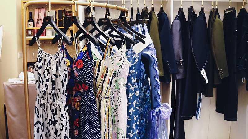 「ERIKA CHUNG」推出以再生纖維與可分解材質製作的永續服飾系列，展現高雄青創品牌推動綠色時尚的具體成果。   圖：高雄市青年局/提供