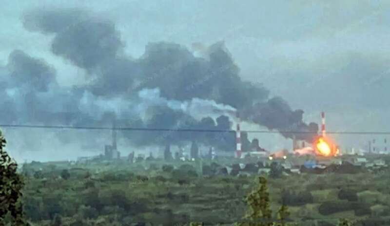 烏克蘭向俄羅斯大量發射「火烈鳥」巡航飛彈，造成多處爆炸。   圖：翻攝自 X @AllEvansichuan