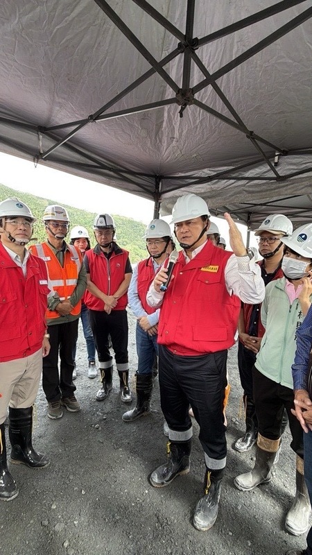 政委季連成心繫花蓮，今日率團隊回花蓮勘查。   圖：行政院/提供