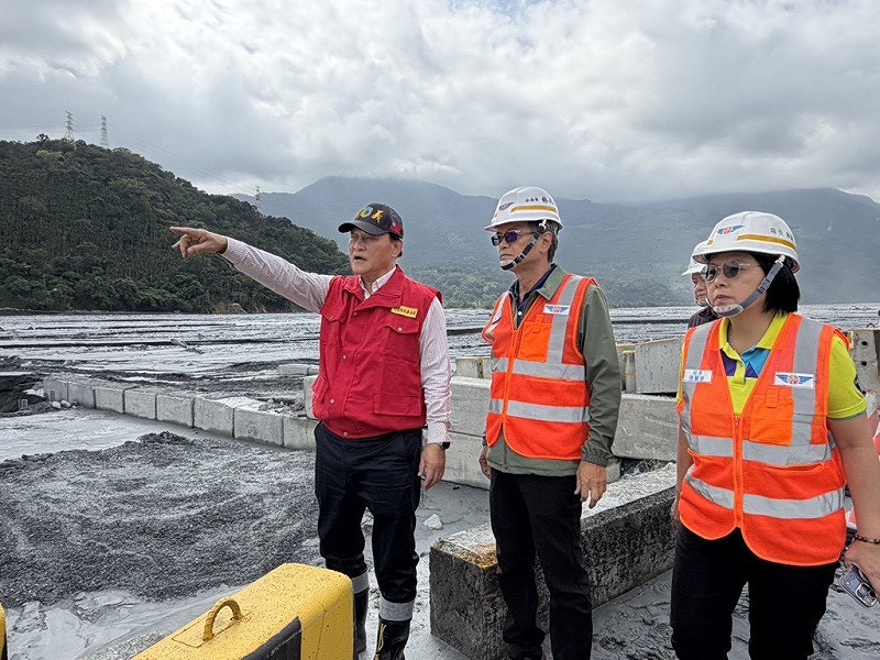 馬太鞍堰塞湖溢流造成花蓮重大災害，行政院已經規畫後續恢復的計劃。   圖：行政院/提供