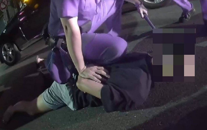 台中市西屯區寶慶街17日凌晨發生飆車族噪音擾人，附近住戶制止卻遭毆傷案；警方據報出動警力逮捕5人，下午再拘捕在逃3人，依法偵辦。（民眾提供）中央社記者郝雪卿傳真　114年11月17日   