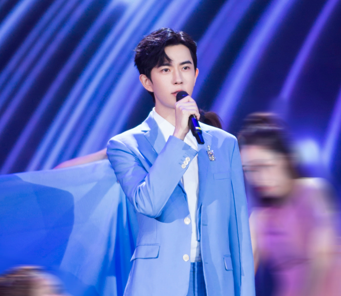 于朦朧今年9月驚傳墜樓身亡，如今事件已延燒2個月，由於真相未明，至今仍不斷有新料爆出。   圖：翻攝自于朦朧微博