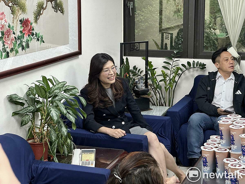 國民黨主席鄭麗文今天中午拜會國民黨台北市議會黨團。   圖：周煊惠 / 攝