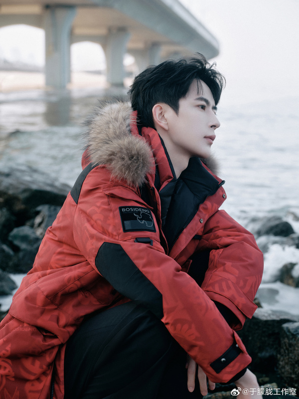 李大宇指出，于朦朧事件揭露中國社會撕裂；暗訪顯示青年近八成失望、房市腰斬、資產外逃與斷供潮蔓延，全國陷入深層危機。   圖：取自于朦朧工作室微博