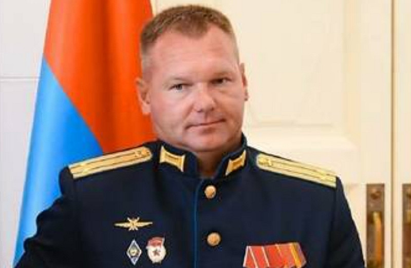 俄軍知名飛行員卡爾切夫中校，在蘇-30墜機事件中身亡。   圖 : 翻攝自X / NStrike