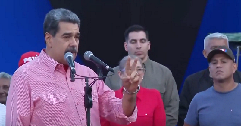 馬杜洛還在 16 日演唱知名樂手約翰.藍儂的作品〈Imagine〉,表達反戰思想。圖:翻攝自 X《The Associated Press》 馬杜洛還在 16 日演唱知名樂手約翰.藍儂的作品〈Imagine〉,表達反戰思想。圖:翻攝自 X《The Associated Press》