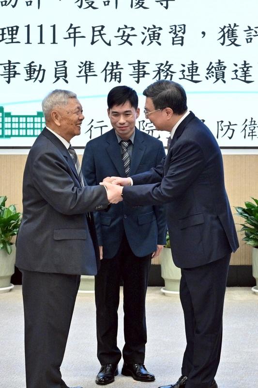 行政院頒獎表揚114年度動員方案、分類計畫績優主管機關、民間有功單位與績優人員。   圖：行政院提供