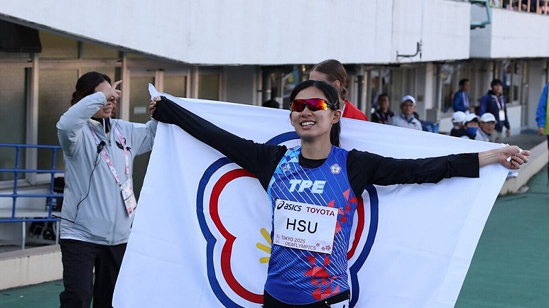 東京第25屆達福林匹克運動會，台灣女子田徑好手許樂（圖），19日在女子100公尺跨欄決賽成功摘下銀牌。（運動部提供）中央社記者黎建忠傳真　114年11月19日   