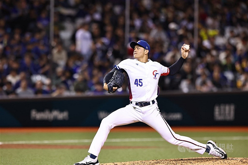 林維恩今年初首次披上成棒國家隊球衣、拚戰經典賽資格賽，心理素質提升，表態很想續拚明年經典賽。（中央社檔案照片）   