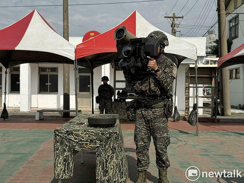 標槍飛彈展示，除了國軍弟兄展演外，也開放民眾互動體驗。   圖：金大鈞／攝