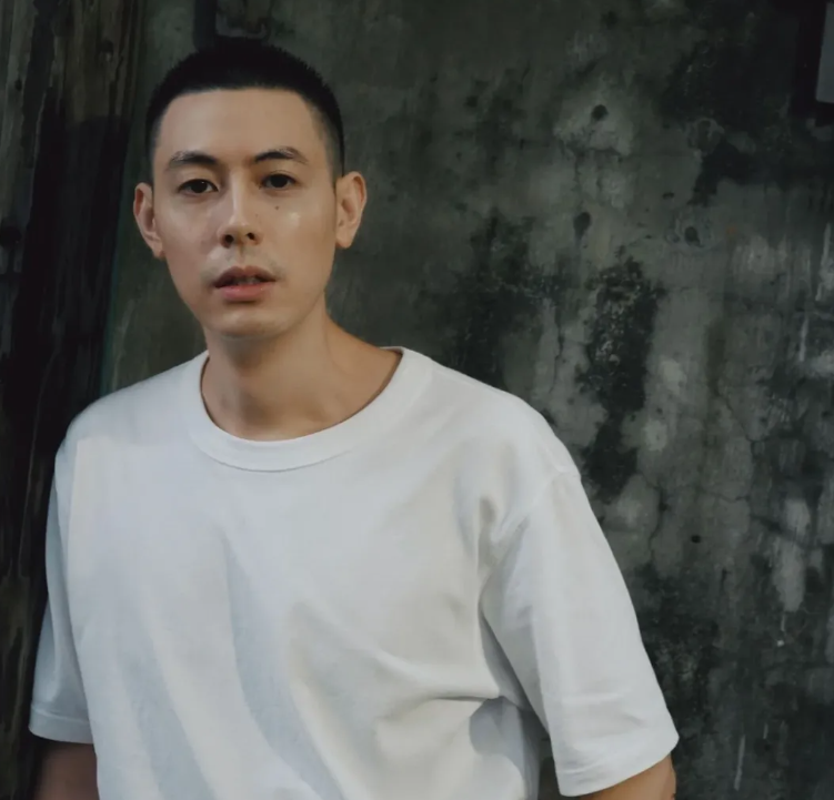 陳向熙今年5月爆出涉嫌花錢偽造假病歷閃兵，訊後以28萬交保，於6月遭到起訴。   圖：翻攝自陳向熙IG