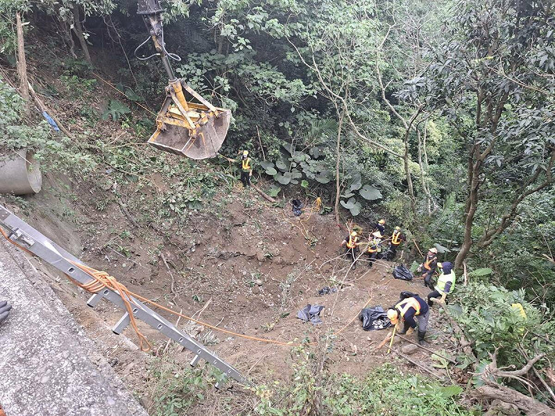 田寮區高41線道垃圾山已清理完成。   圖：高雄市環保局/提供