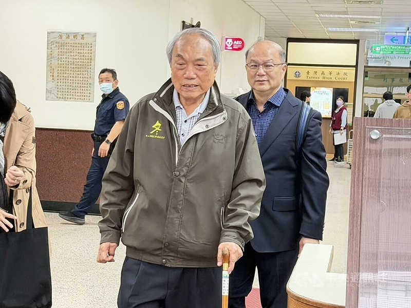 宜蘭縣長林姿妙等人涉貪案，台灣高等法院20日下午二審開庭，不過並未傳喚林姿妙本人到庭；同案被告、前議員劉石純（前）出庭。中央社記者劉世怡攝　114年11月20日   