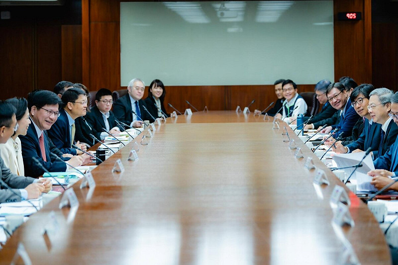 外交部及經濟部雙部長會議討論熱烈。   圖：外交部提供