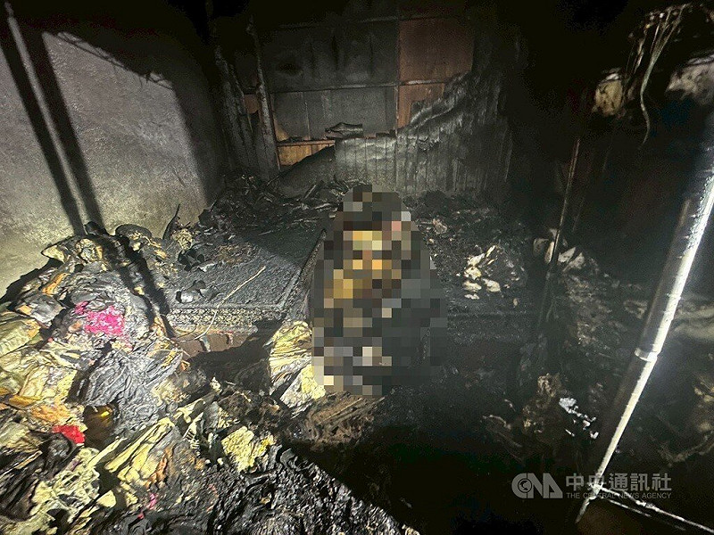 桃園市八德區忠勇街一處民宅21日凌晨發生火警，68歲宋姓男子被發現時已經明顯死亡。（翻攝照片）中央社記者葉臻傳真　114年11月21日   