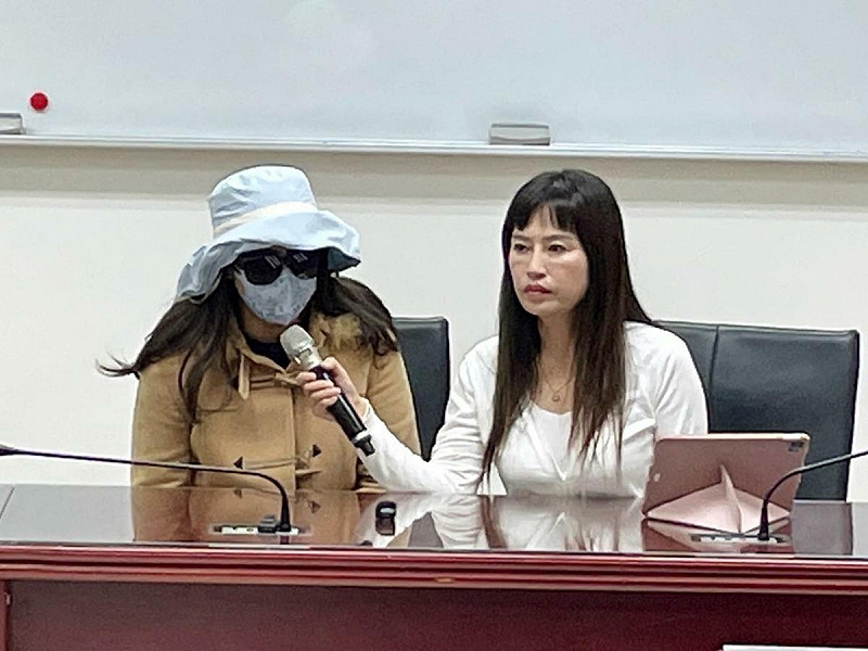 監視器拍下粗暴虐待卻判30日拘役！新北市議員張嘉玲轟新北市府：公托管理失靈、司法過度寬縱。   圖：張嘉玲辦公室提供