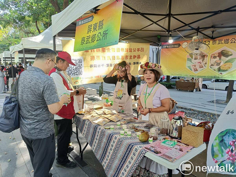 活動結合成果特展、市集、手作體驗、樂舞展演與抽獎活動，展現原民會運用公益彩券回饋金推動原住民族就業與福利服務的豐碩成果。   圖：唐復年/攝