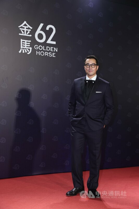 張孝全（圖）帥氣亮相紅毯，期待能成功抱回金馬獎座。中央社記者吳家昇攝　114年11月22日   