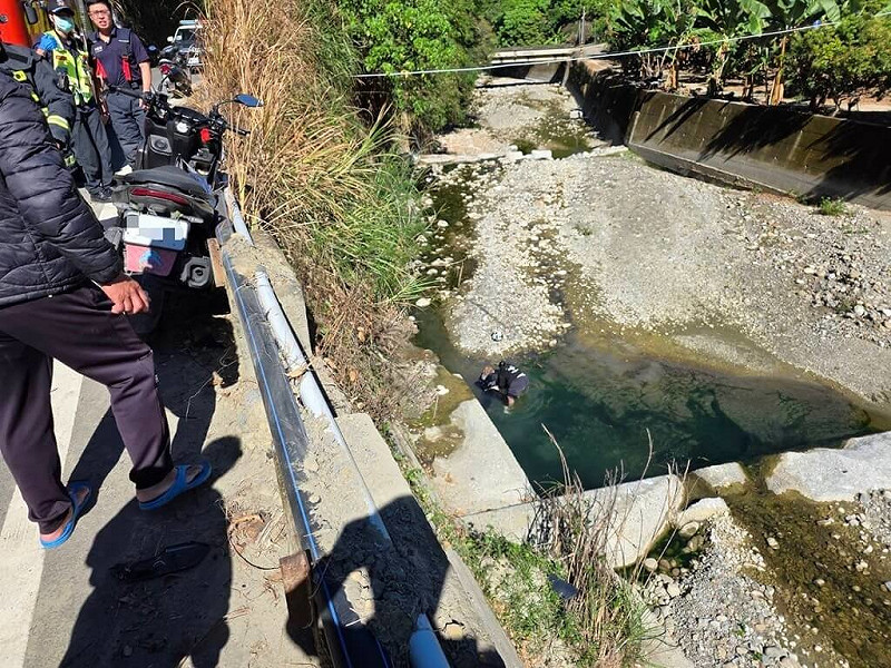 就讀北部某大學的女大生23日清晨騎乘機車前往南投武嶺看日出，返程時在台中霧峰區自撞護欄、摔落邊坡，送醫仍傷重不治。（民眾提供）中央社記者郝雪卿傳真　114年11月23日   
