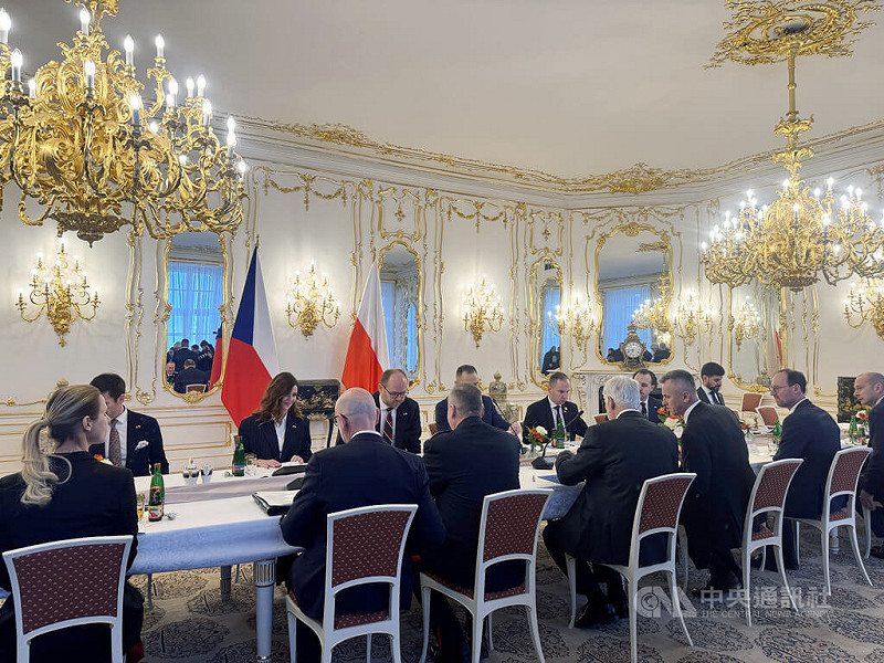 捷克總統帕維爾24日在布拉格城堡接見波蘭總統納夫羅茨基，兩國就俄羅斯對烏克蘭的侵略，與捷波雙方在經貿、安全議題進行討論。中央社記者劉郁葶布拉格攝　114年11月24日   圖：中央社提供