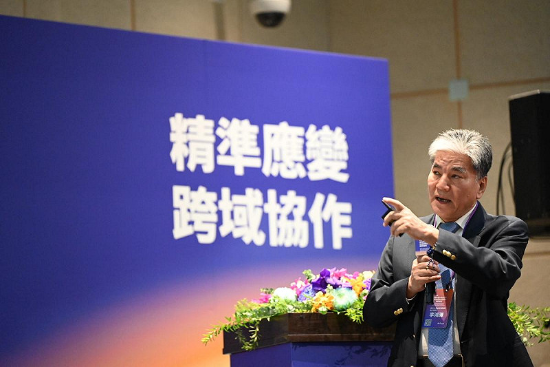 前內政部長李鴻源今（25）日出席集思交通部國際會議中心舉辦「2025突發性重大天然災害危機處理及應變管理國際論壇」。   圖：內政部提供