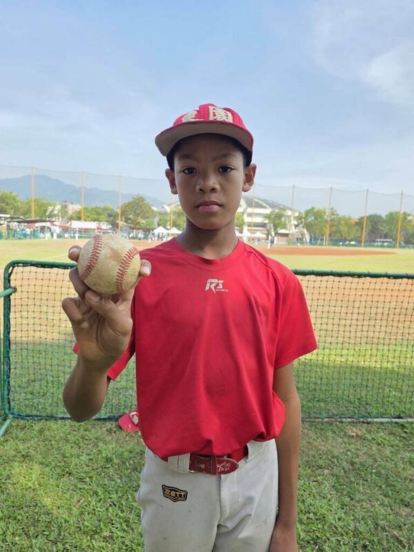 徐生明盃少棒賽25日進行季軍戰，北市東園國小與台中自由國小再碰頭，有「東園萬波中正」封號的李文凱（圖）單場2安1打點，助隊以10比3奪下季軍。（徐生明棒球發展協會提供）中央社記者謝靜雯傳真　114年11月25日   