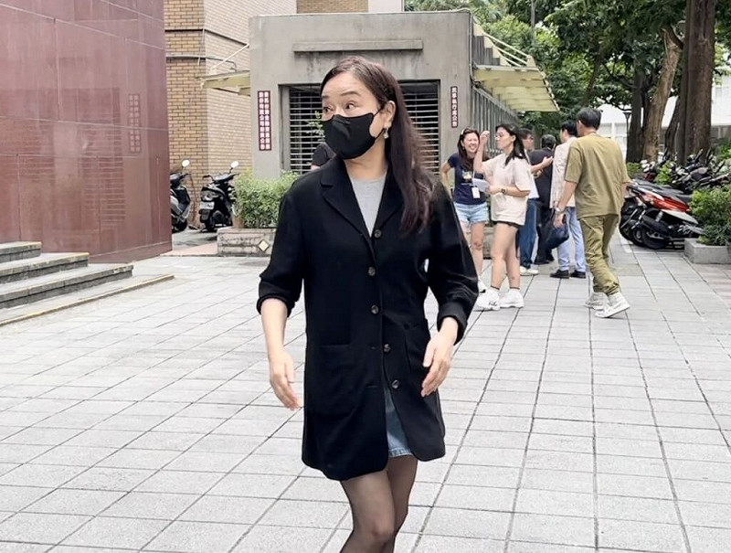 媒體人周玉蔻（前）。（中央社檔案照片）   