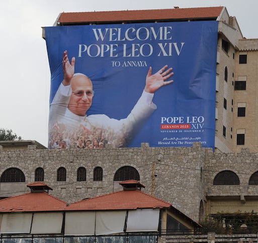  黎巴嫩街頭歡迎教宗的布條。圖：翻攝自 X《Sachin Jose》