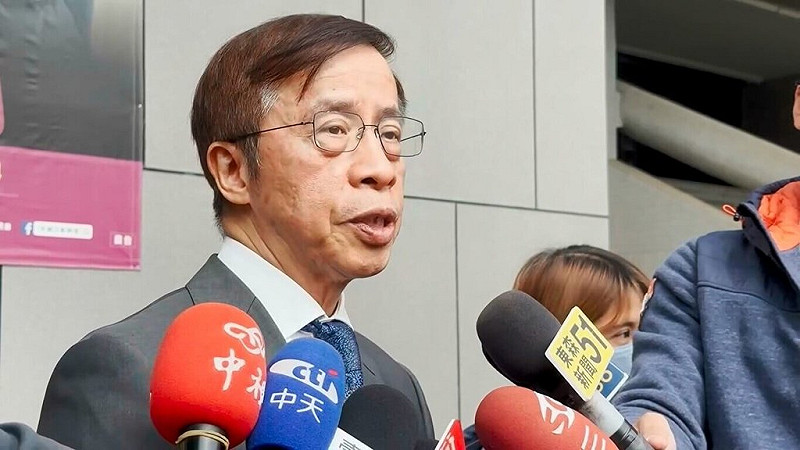 李姓女子詐騙台中市豐原區1家5口最終導致5人輕生，檢方日前依法起訴李女並建請法院重判15年以上之刑，遺屬委任律師林瓊嘉（圖）27日受訪表示，感謝檢方求處15年以上刑期，並相信全案會水落石出。（珍惜生命，自殺不能解決問題，生命一定可以找到出路。若須諮商或相關協助，可撥衛福部專線「1925」、生命線專線「1995」或張老師服務專線「1980」。）（民眾提供）中央社記者蘇木春傳真　114年11月27日   