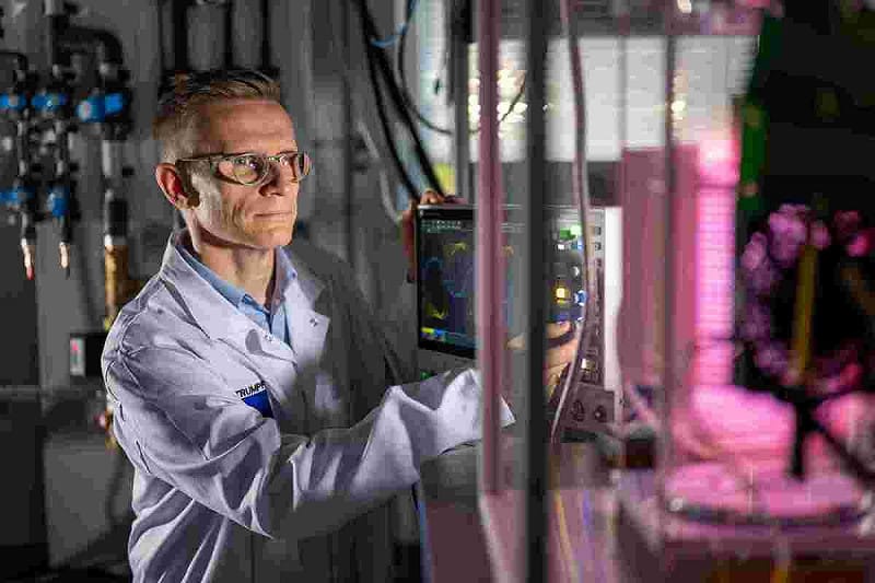 先進研發技術：研究電漿製程之電源解決方案，創浦為驅動半導體製造的先進技術貢獻心力。   圖：創浦/提供 