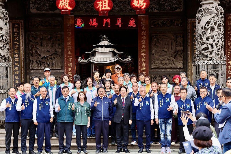 賴清德在鹿耳門聖母廟表示，他此行感謝媽祖對台灣的庇佑，在丹娜絲風災及花蓮馬太鞍堰塞湖溢堤造成光復鄉重災後，他特別來向媽祖祈福，祈求保佑台灣四時無災，風調雨順。   圖：台南市政府提供