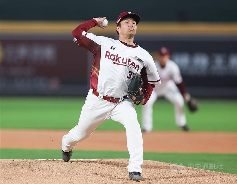 中職樂天桃猿隊28日提交60人契約保留球員名單，具美職大聯盟資歷投手曾仁和不在保留名單中。（中央社檔案照片）   