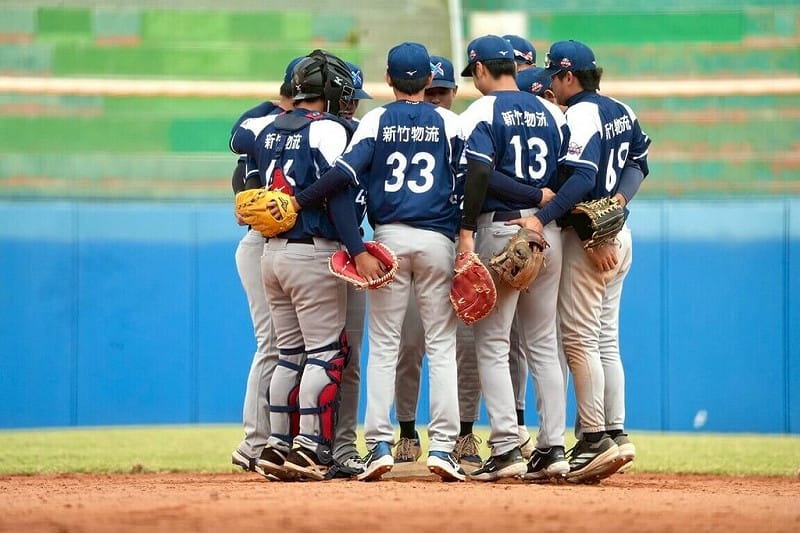 114學年度大專棒球聯賽（公開一級）預賽持續展開，台北市大29日以7比2擊敗輔仁大學、拿下4連勝。圖為台北市大114年11月25日出賽畫面。（大專體總提供）中央社記者謝靜雯傳真 114年11月29日   