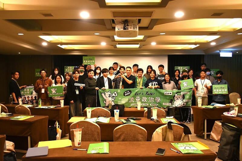 陳世軒以【青年政治與社群說明力:真誠如可成為影響】為講題與學員交流。   圖：孫家銘攝