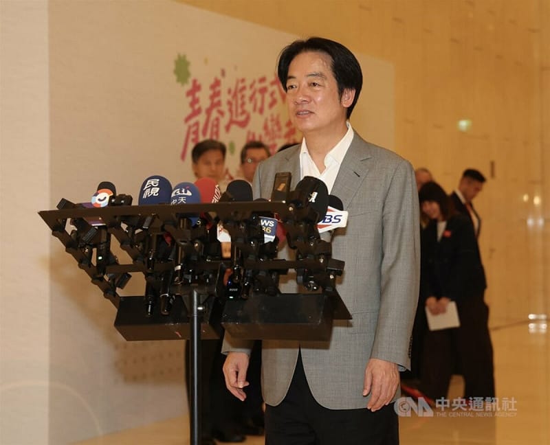  總統賴清德29日下午出席今周刊舉辦「總統與青年論壇」前被問到若立院邀請是否赴國會進行國情報告表示，如果朝野黨團有共識又符合憲政程序，他願意到國會向人民報告，並且爭取國會的支持。   圖:中央社提供