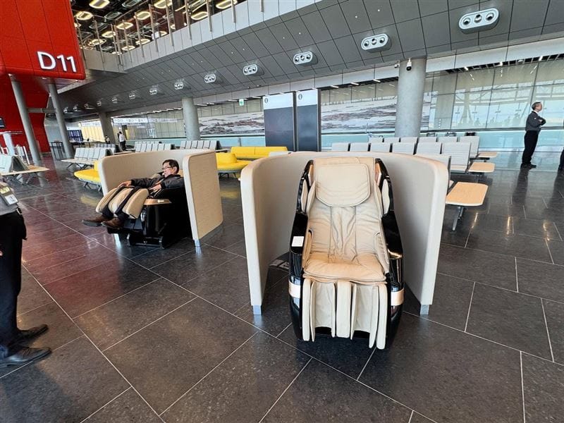 這個由國際知名設計師Richard Rogers團隊設計的空間與以往的候機室完全不同，採高挑透明通透的設計。   圖：翻攝自交通部次長林國顯臉書