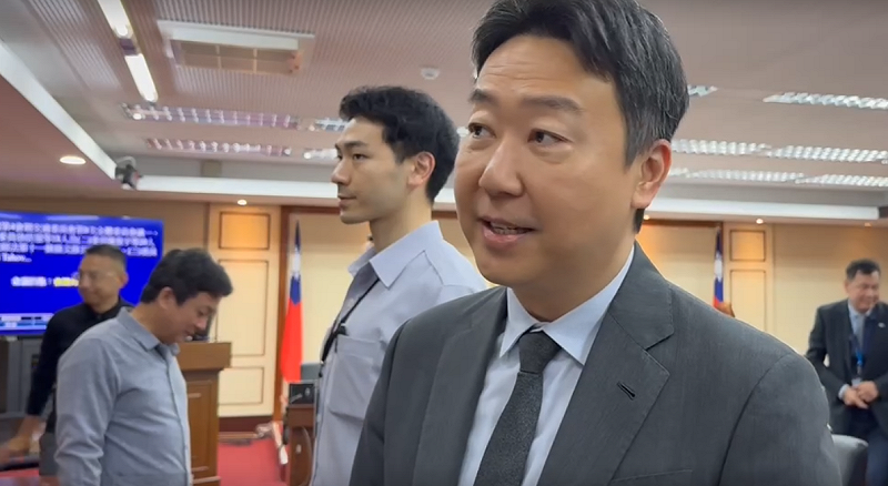 交通部長陳世凱今（1）天出席立法院交通委員會前受訪。   圖：翻攝畫面