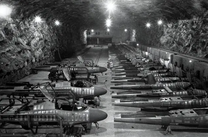 美國《國家利益》最新報導引發國際關注，烏克蘭情報部門披露的一則消息指出，即便西方持續加碼經濟與技術制裁，俄羅斯仍能穩定獲取生產飛彈、滑翔炸彈及火砲所需的機床與核心零件。   圖:翻攝自沉浮歐羅巴