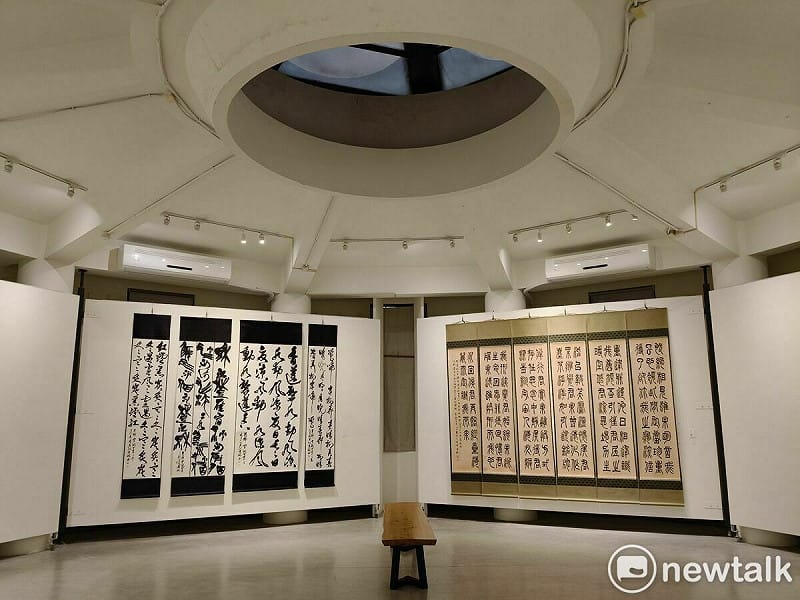 「明宗書篆主題展」將於明宗書法藝術館登場。本屆展覽以「時光印記：書法篆刻中的流逝與永恆」為題，邀集二十餘位港台書法與篆刻藝術家，透過文字、刀痕與印記，探討時間如何被記錄、延續與轉化，精彩可期。   圖：黃博郎／攝