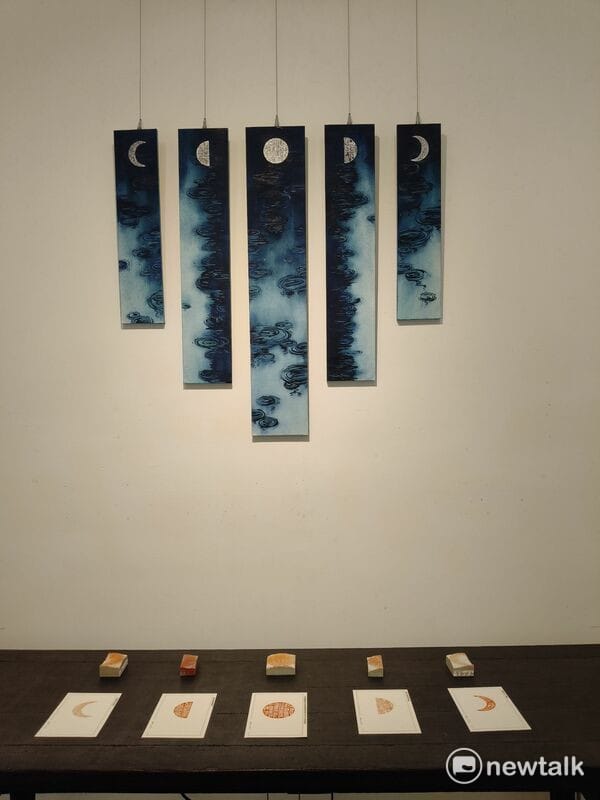 「明宗書篆主題展」將於明宗書法藝術館登場。本屆展覽以「時光印記：書法篆刻中的流逝與永恆」為題，邀集二十餘位港台書法與篆刻藝術家，透過文字、刀痕與印記，探討時間如何被記錄、延續與轉化，精彩可期。   圖：黃博郎／攝